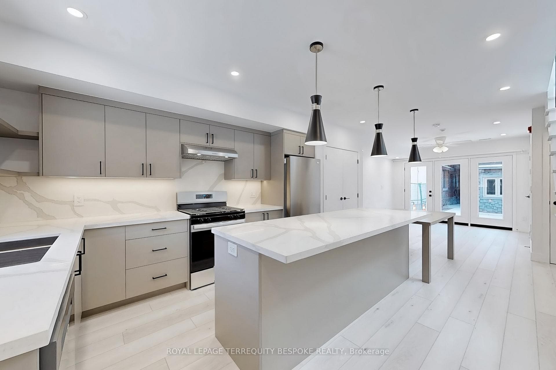 363 Euclid Avenue Unit Laneway photo 8