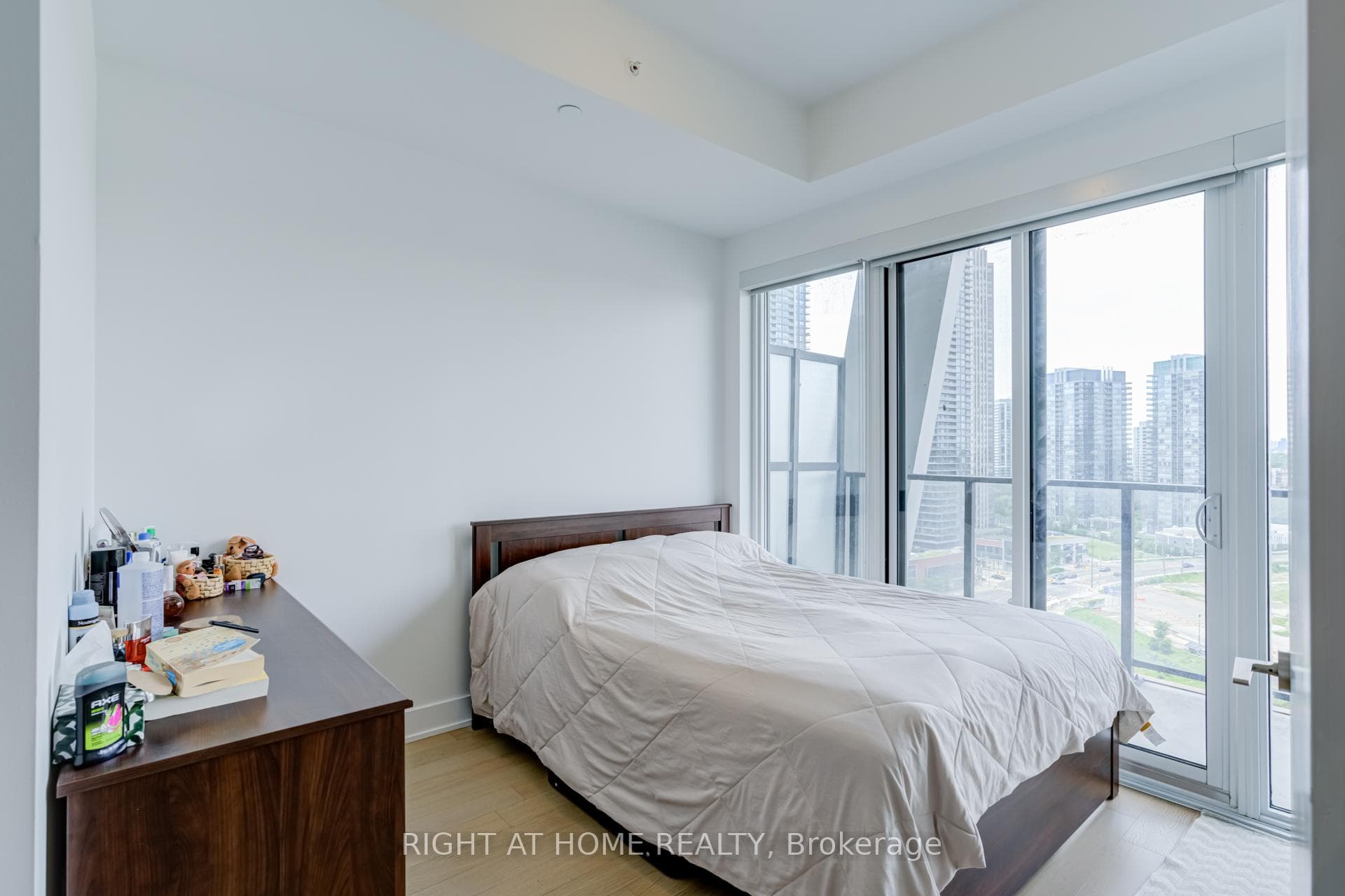 30 Shore Breeze Drive Unit 1413 photo 23