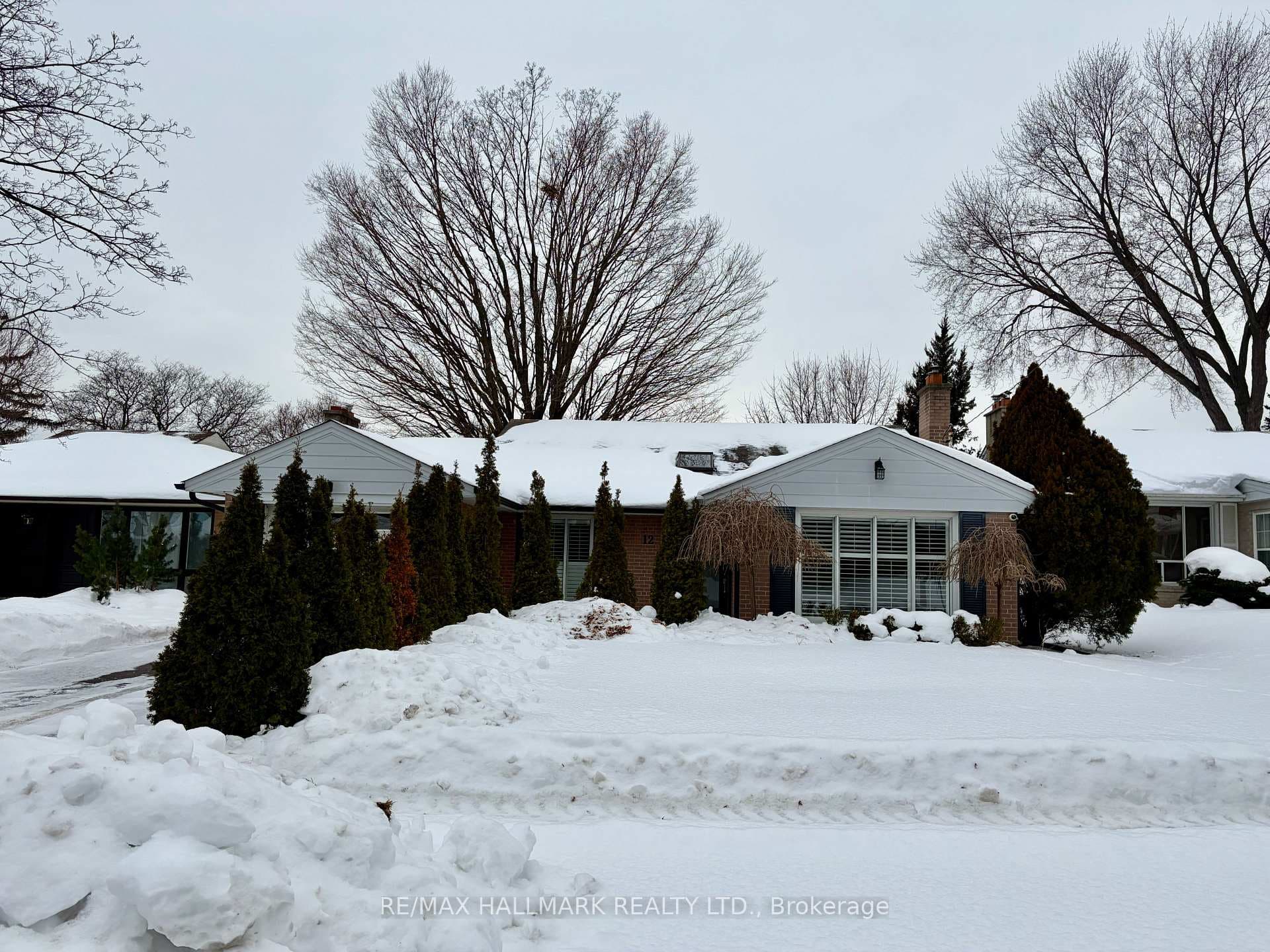 12 Sweetland Road photo 1