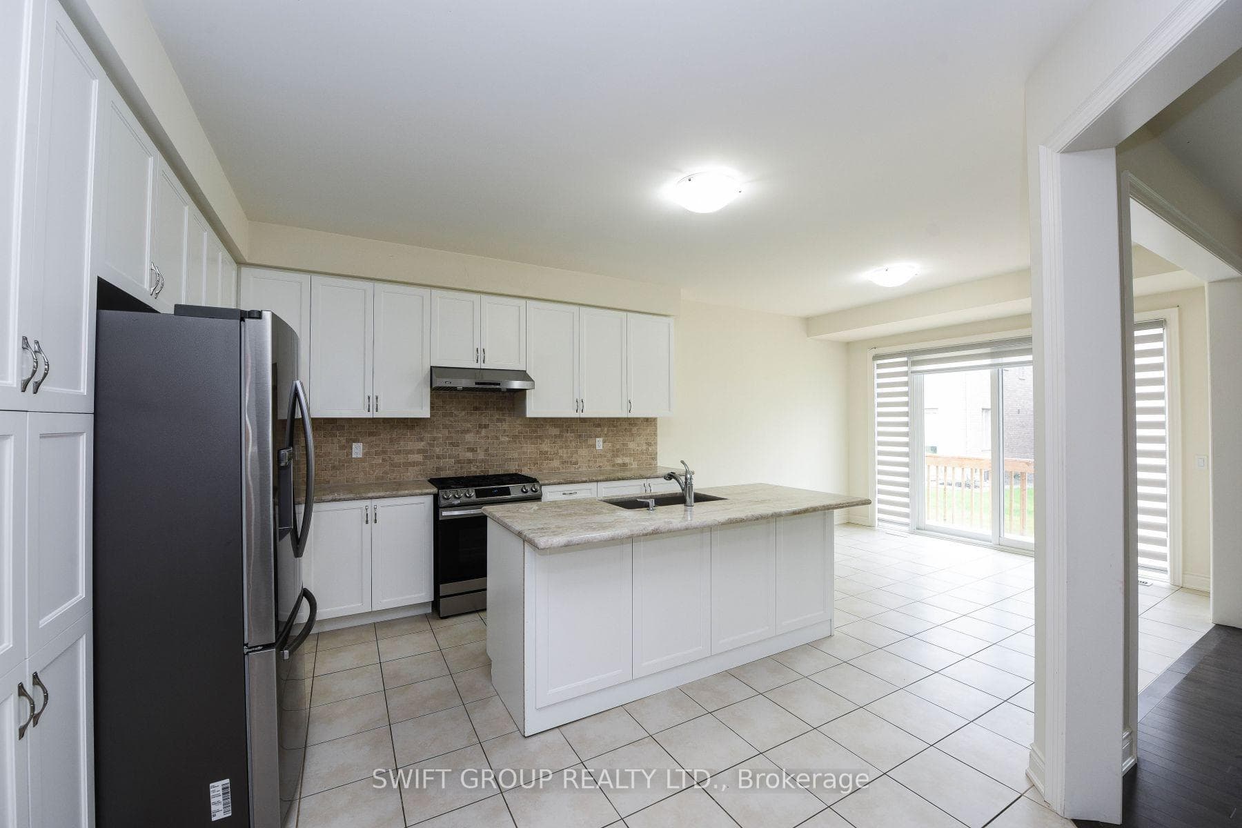 24 Dotchson Avenue Unit Upper photo 11