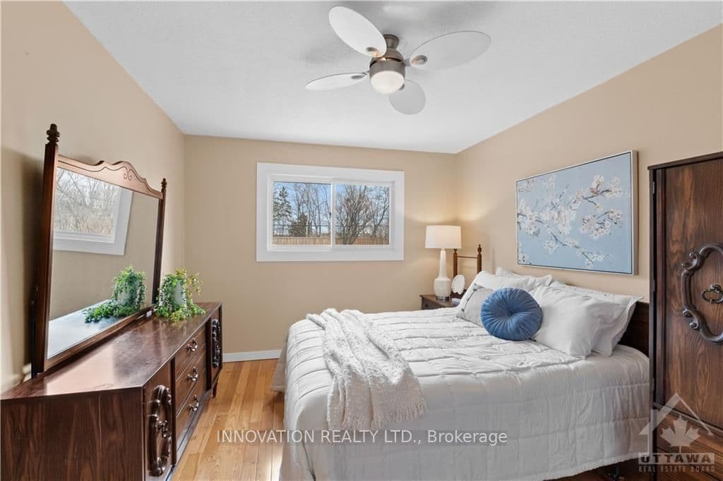 2216 BICKERTON Avenue photo 16