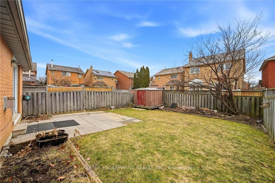 1157 Charminster Crescent photo 32
