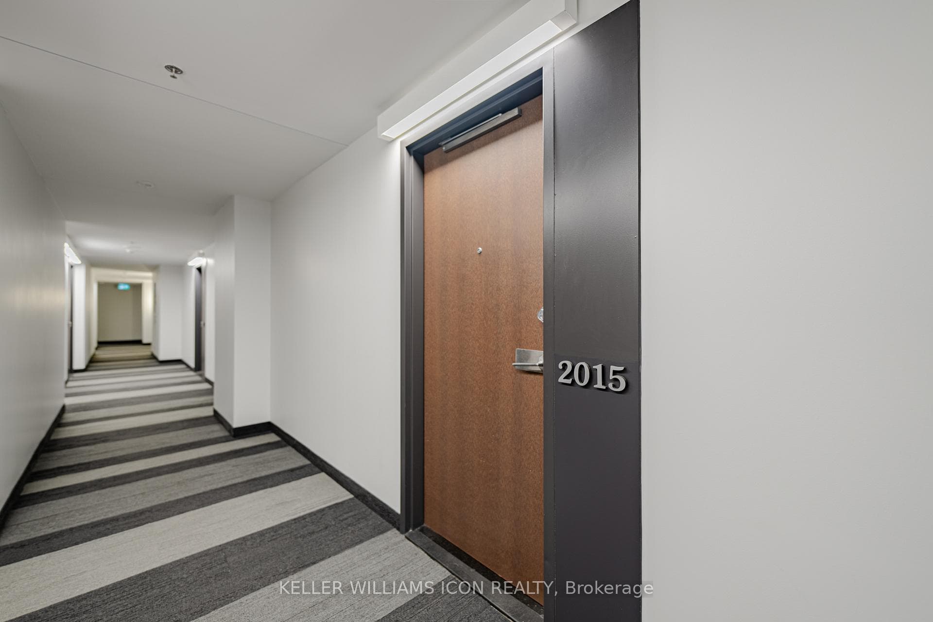 199 Slater Street Unit 2015 photo 3