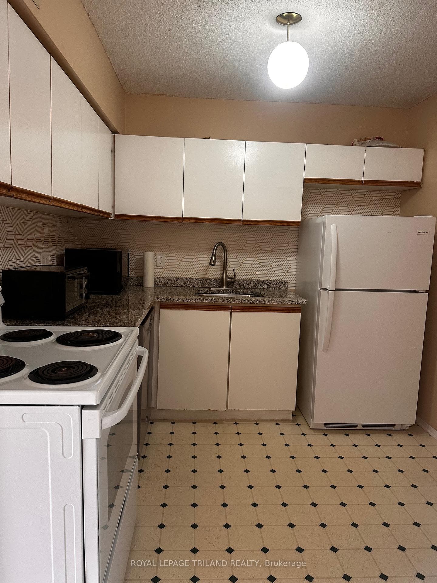 5 JACKSWAY Crescent Unit 308 photo 5
