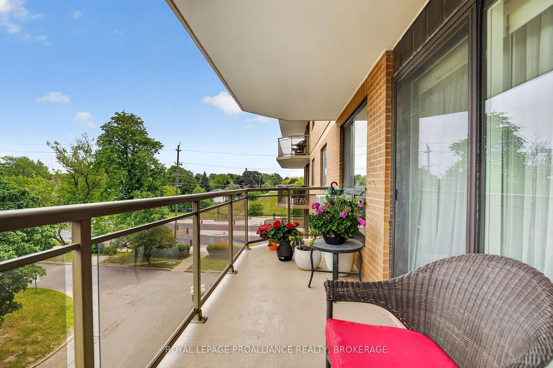 257 Bath Road Unit 401 photo 36