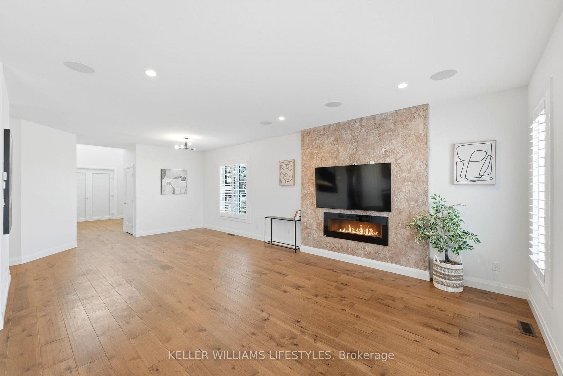 140 CRESTVIEW Drive photo 4