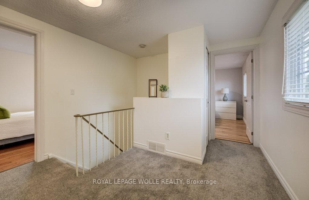 106 Parkland Crescent photo 22