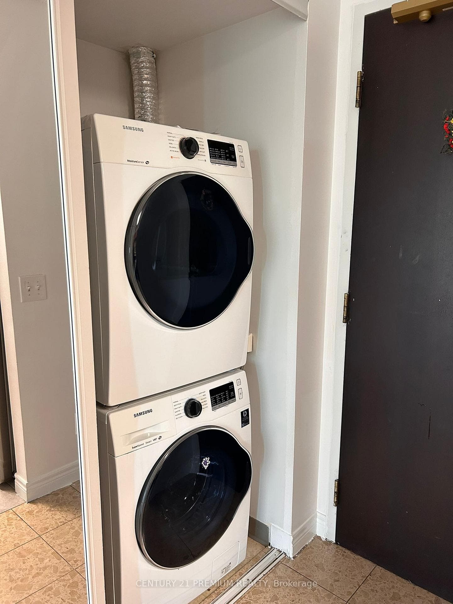 51 Lower Simcoe Street Unit 810 photo 9