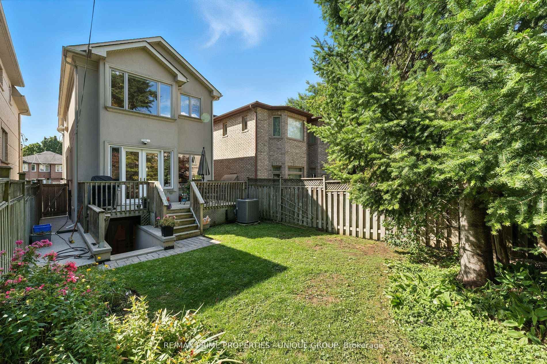 276 Greenfield Avenue photo 38