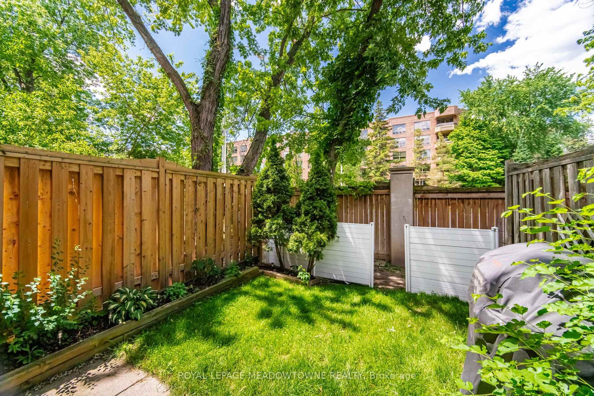 16 Dutch Myrtle Way photo 39