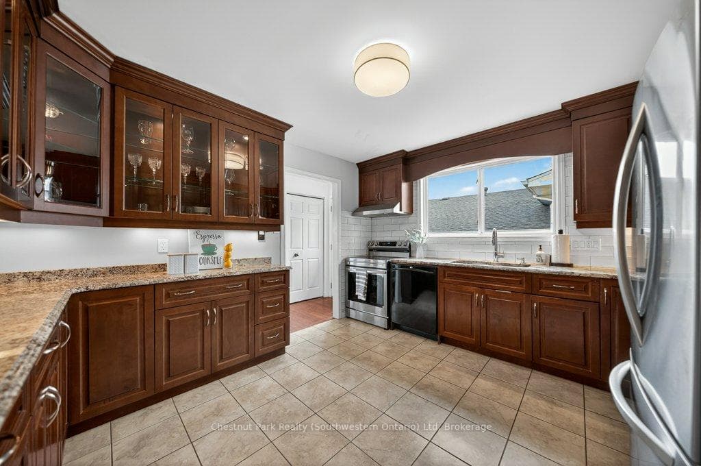 113 Sanderson Drive photo 21