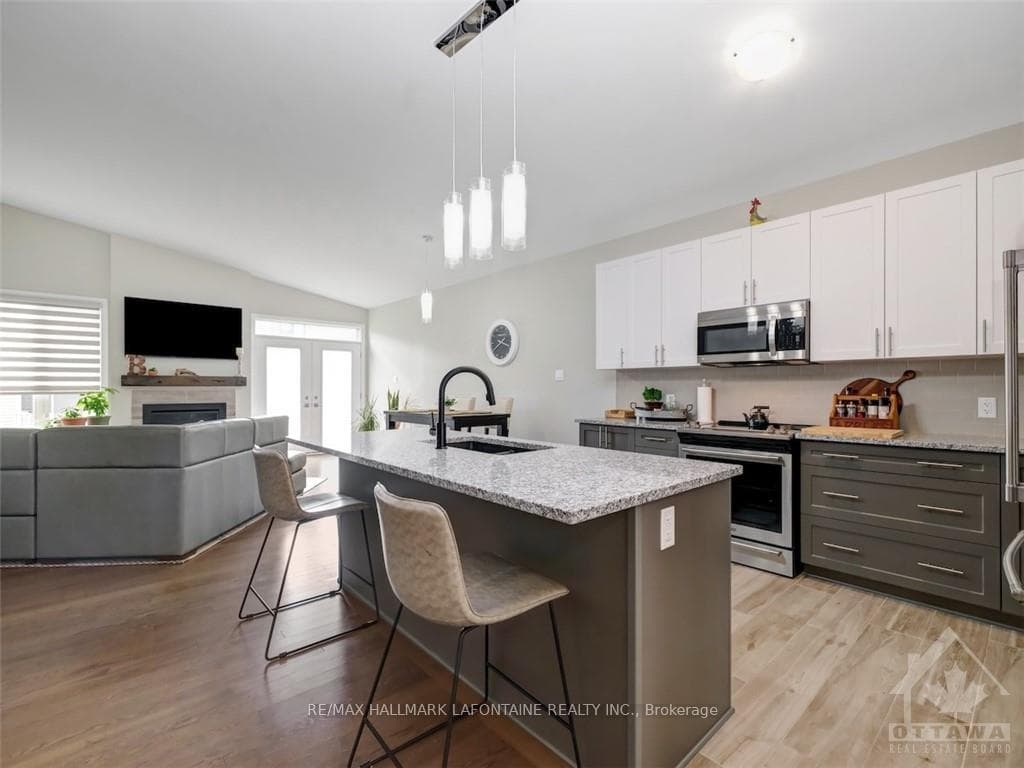 433 STERLING Avenue photo 11