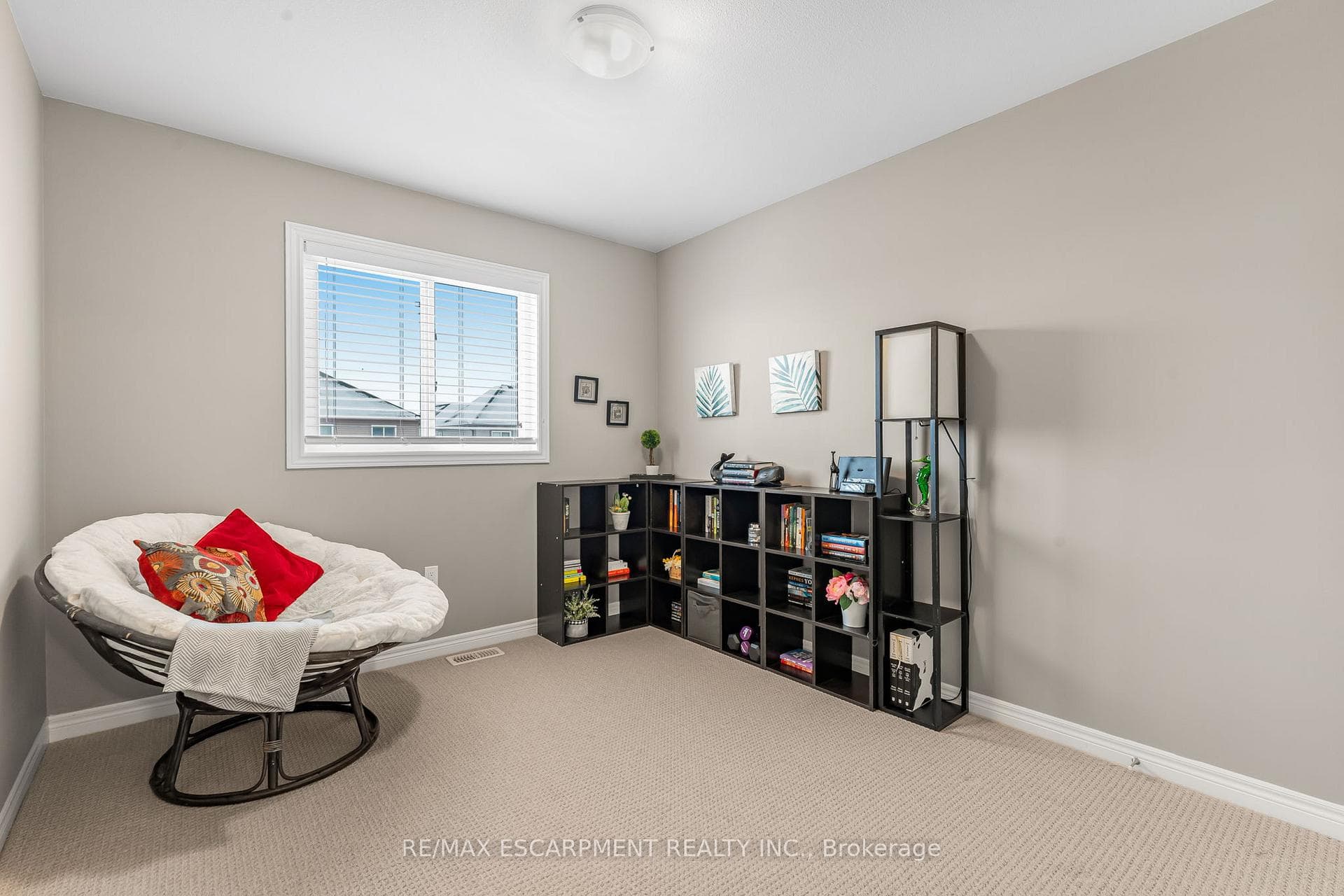 111 Heron Street photo 22