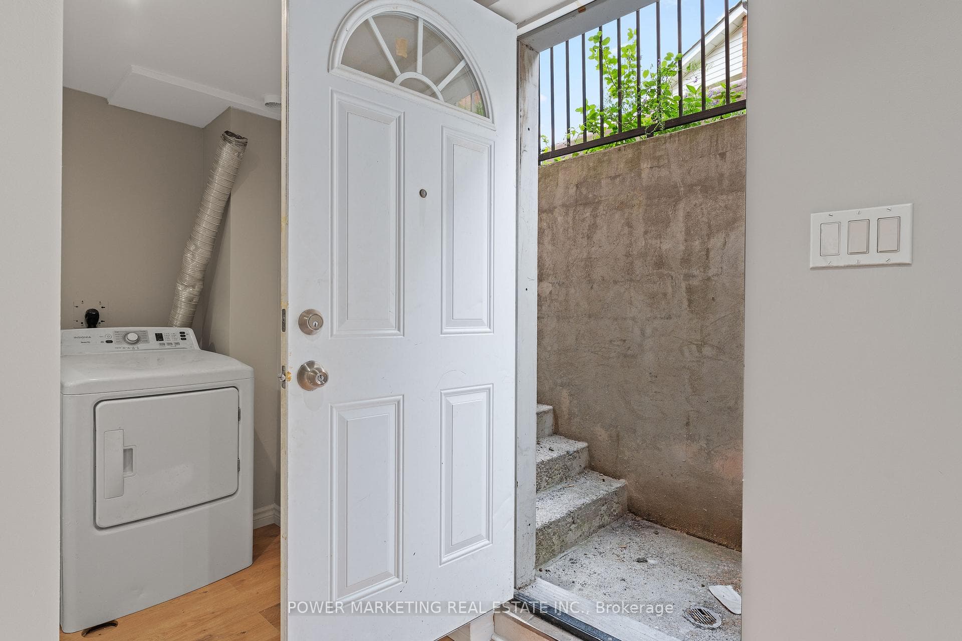 3 Newbury Crescent photo 28