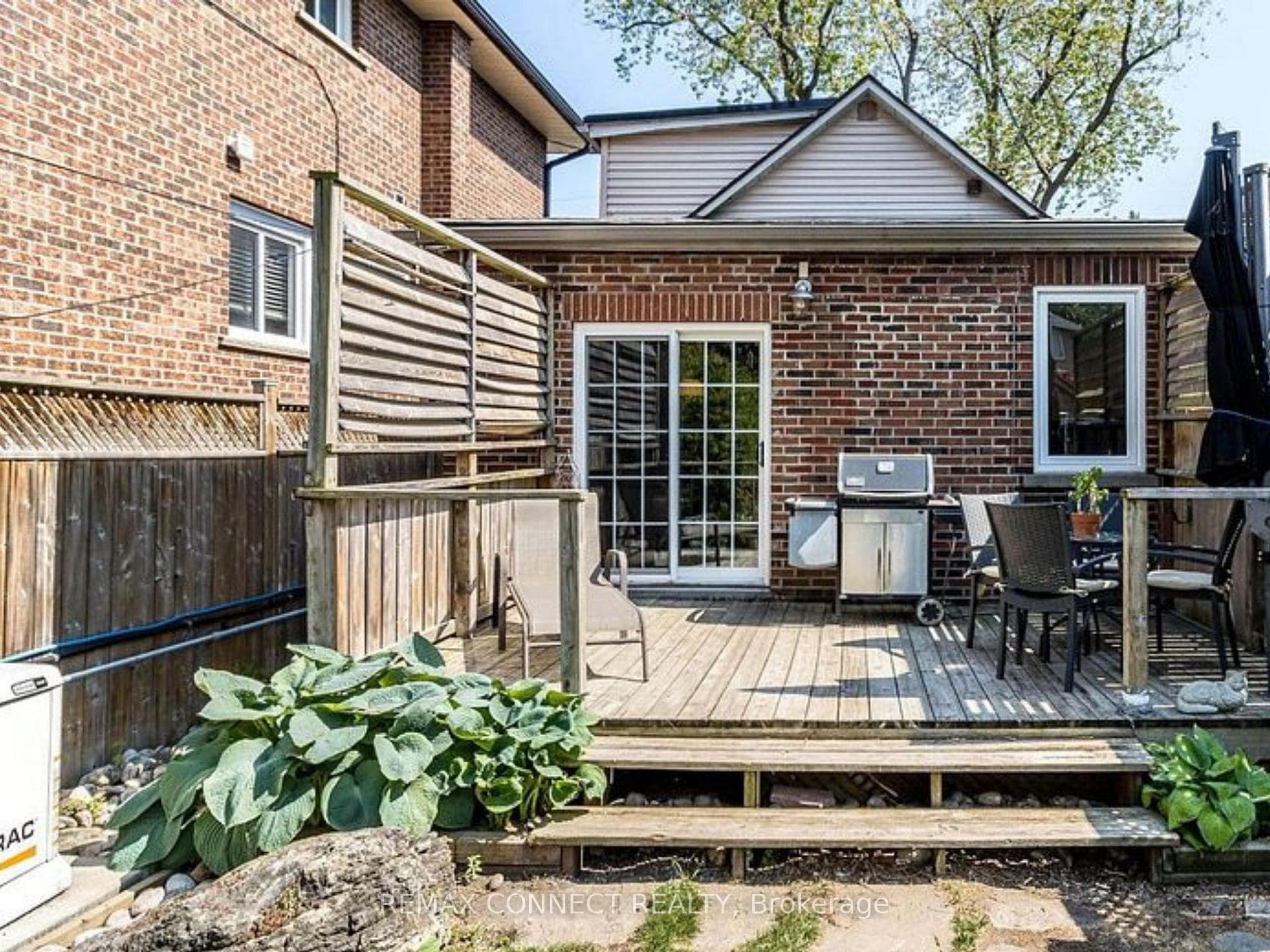 60 Woodbury Road photo 43