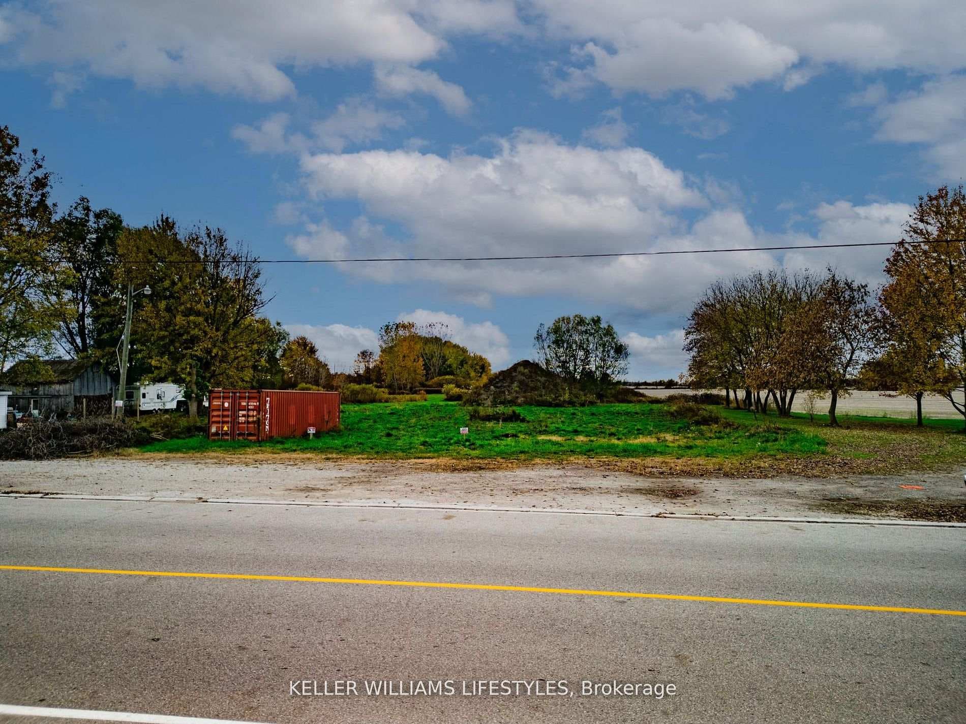 22681 Thames Road photo 4