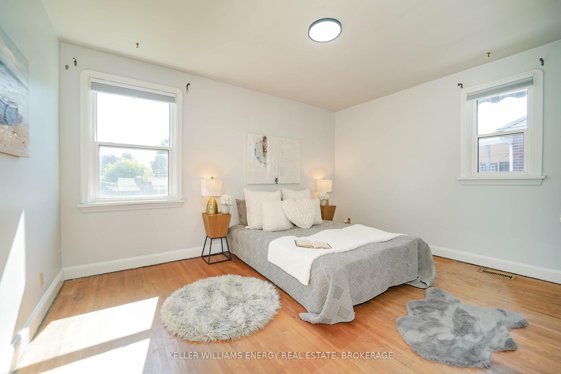 413 Athol Street photo 11