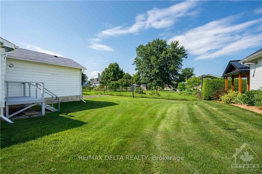 634 LALONDE Street photo 3