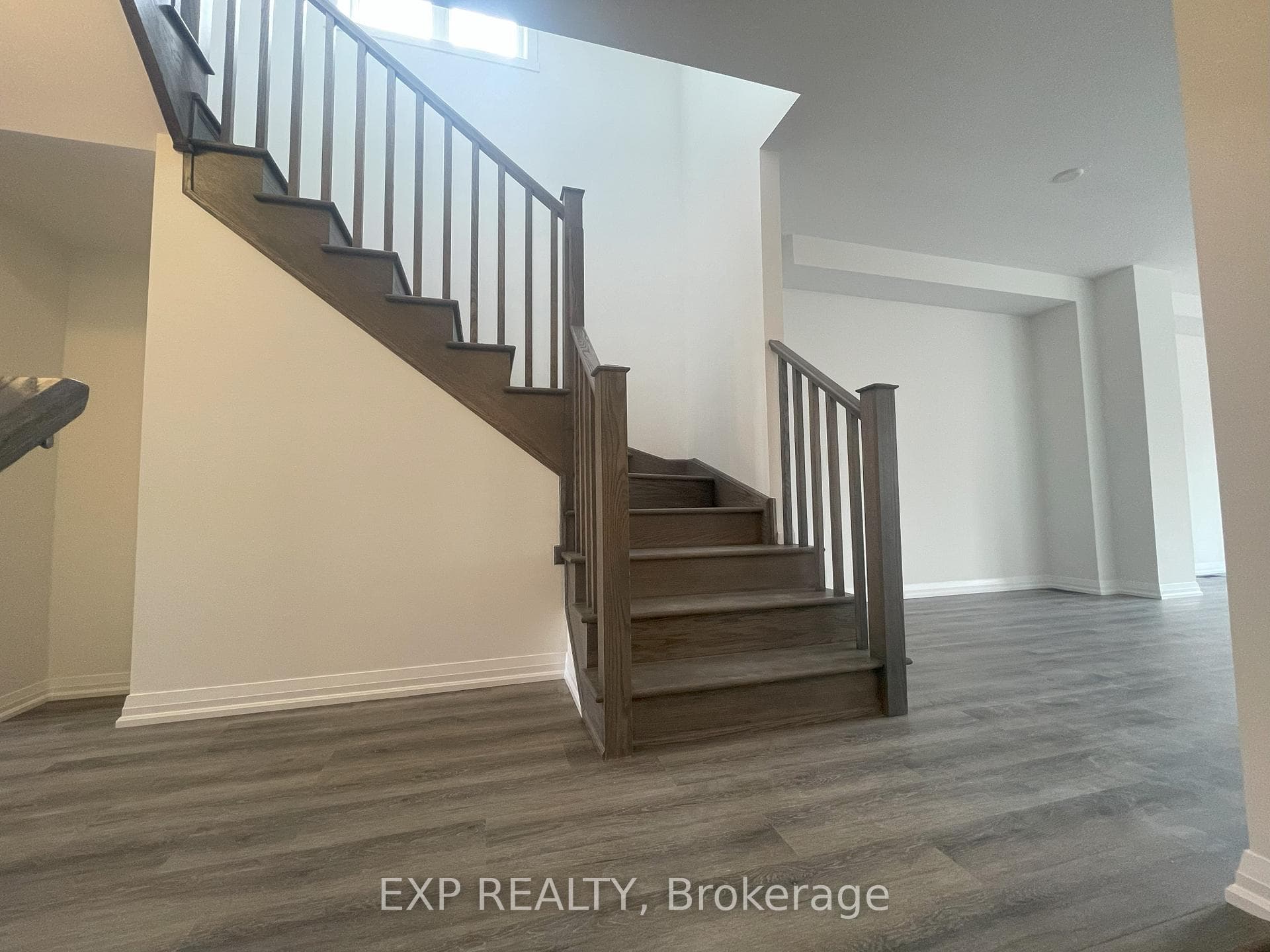 185 Lormont Boulevard photo 9
