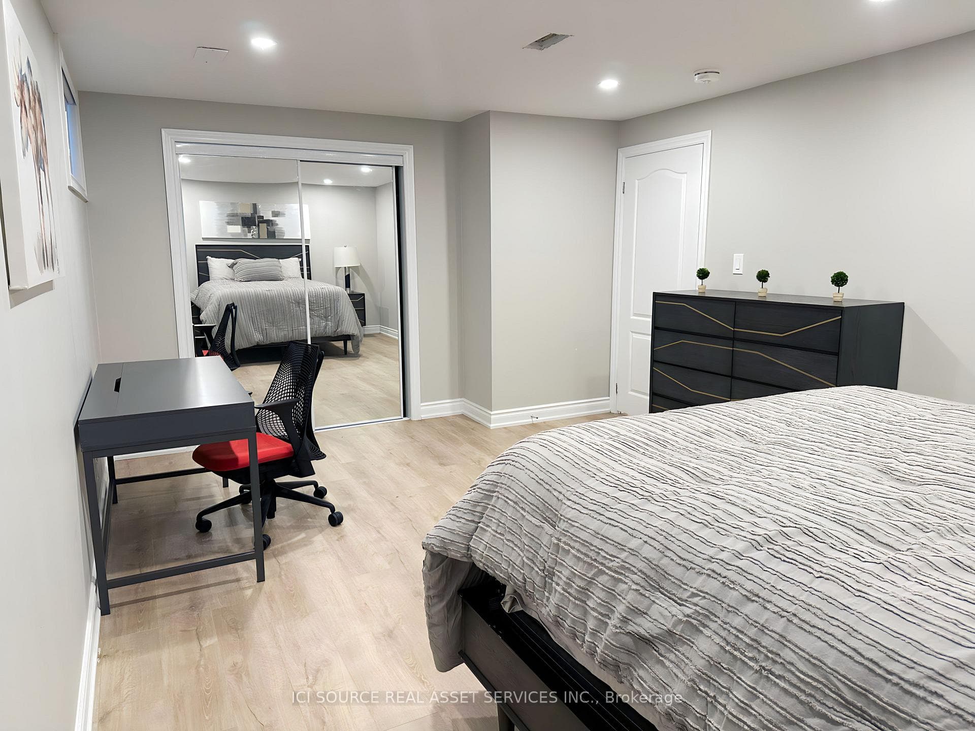 30 York Drive Unit B photo 4