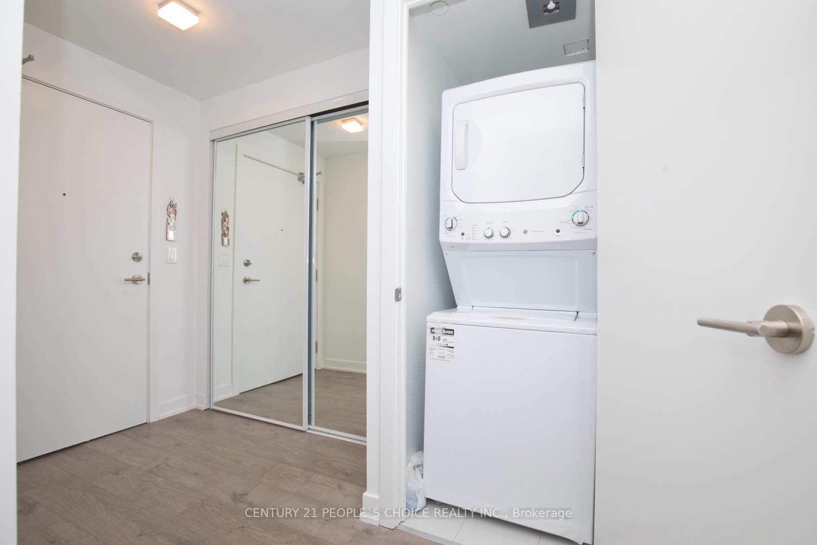 180 Veterans Drive Unit 302 photo 17