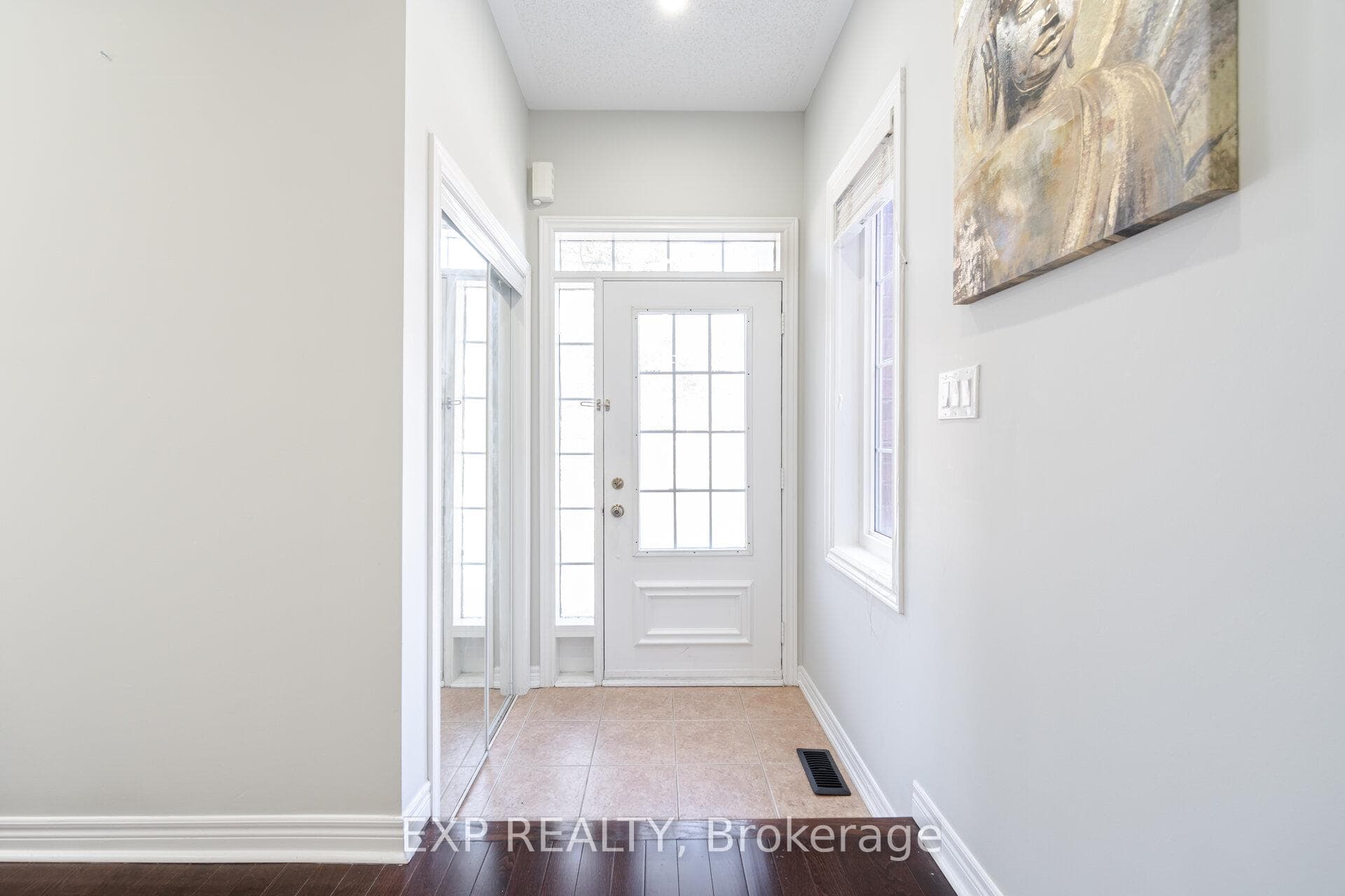 590 Grant Way photo 3