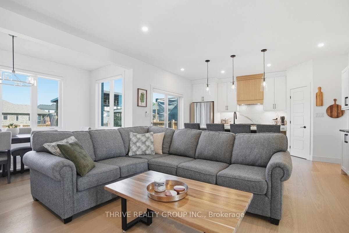 57 Briscoe Crescent photo 7
