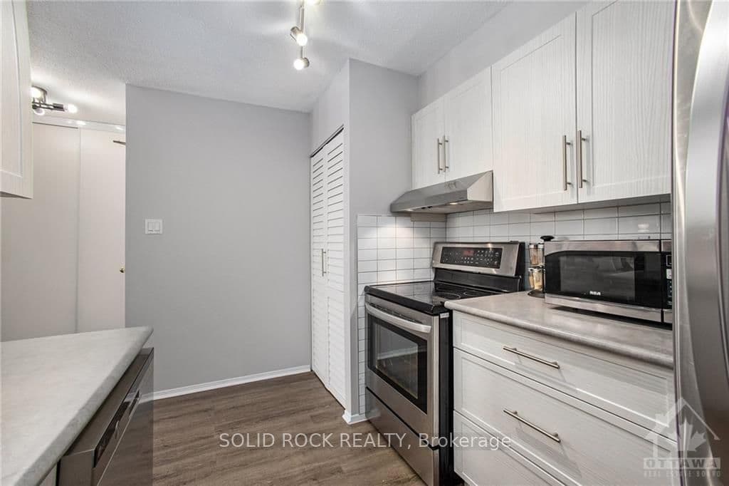 110 FORWARD Avenue Unit 503 photo 12