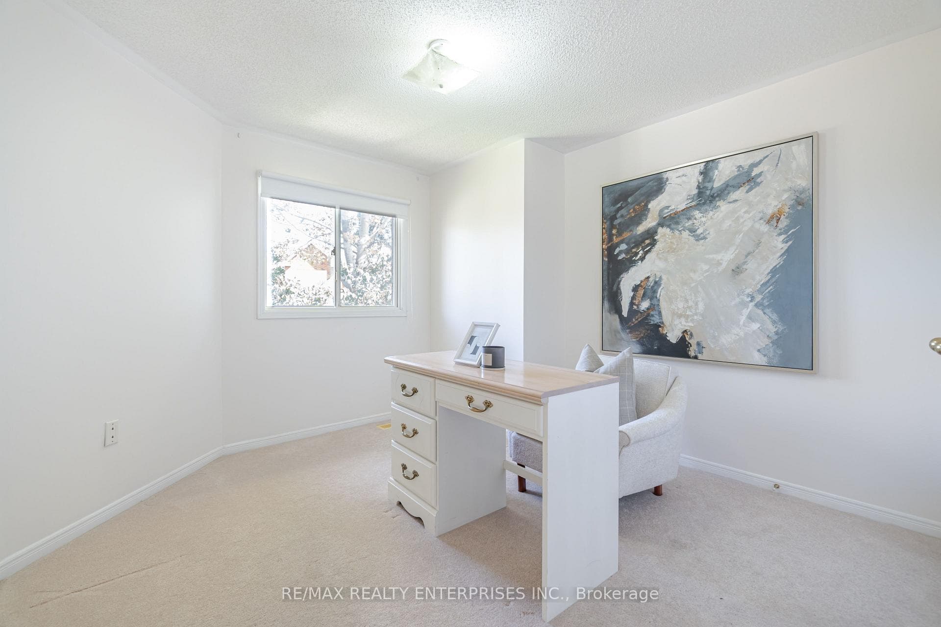 27 Corby Road photo 23