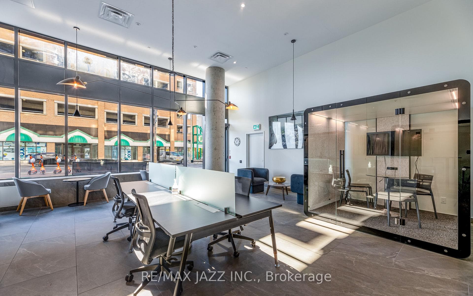 80 Bond Street Unit 706 photo 9