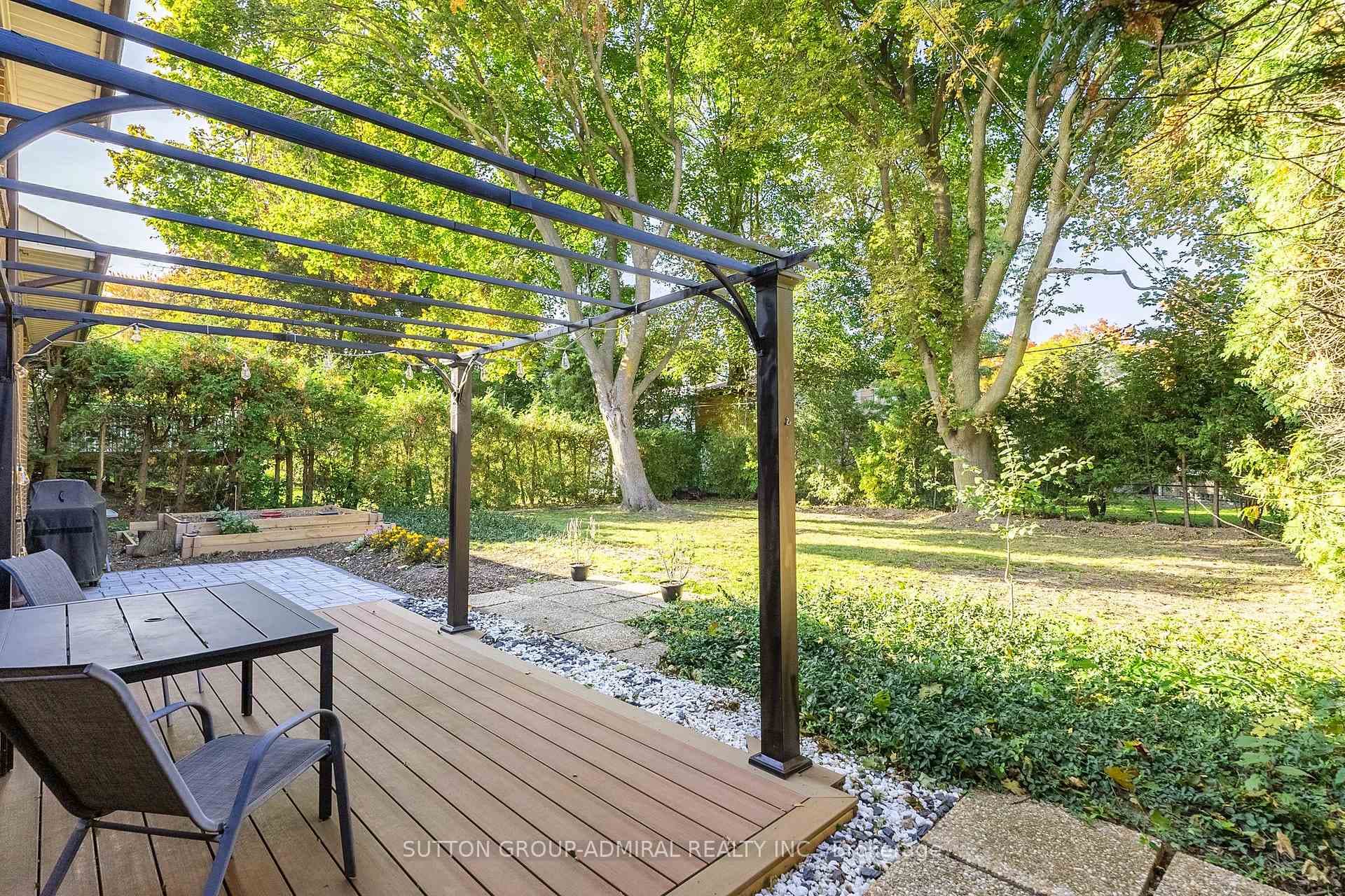 44 Almond Avenue photo 38