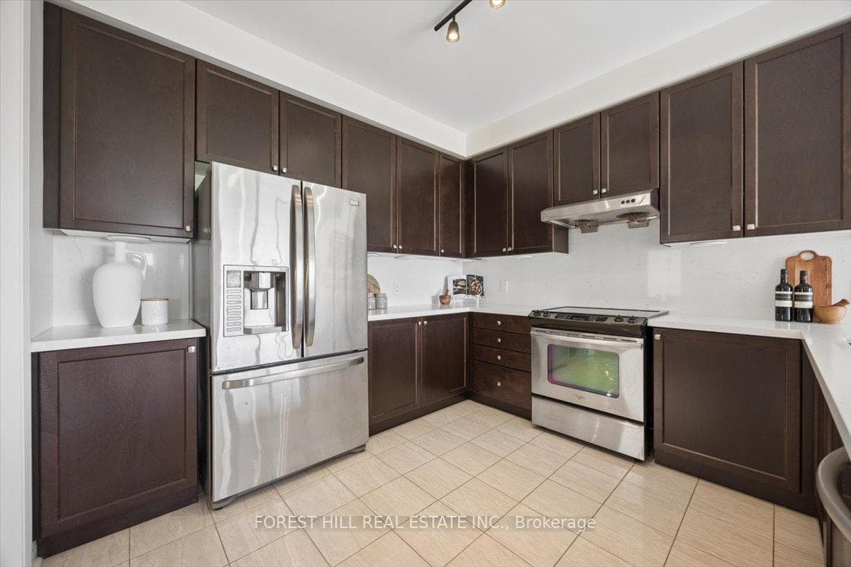 187 Armstrong Crescent photo 15