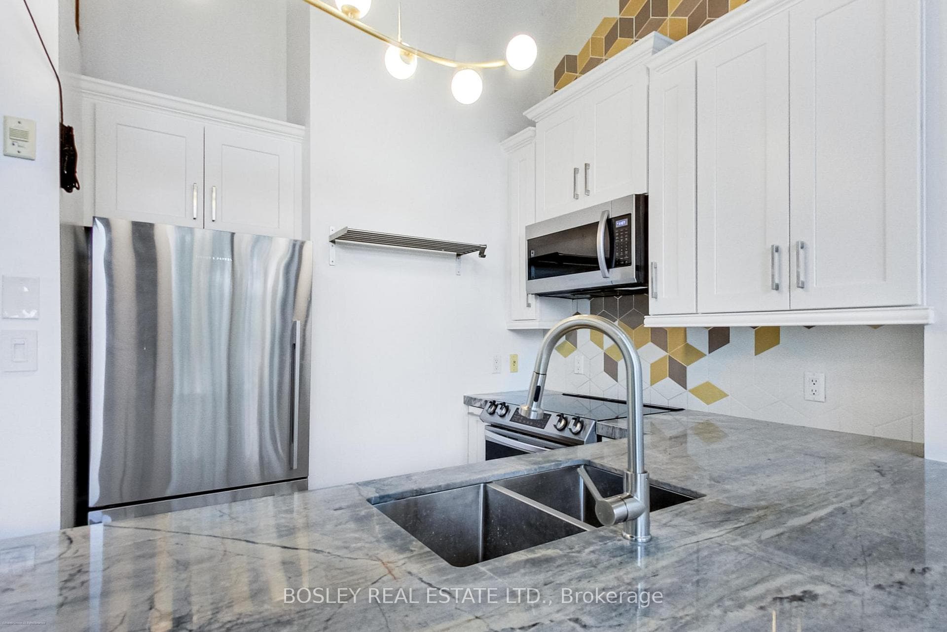 284 St. Helens Avenue Unit 211 photo 5