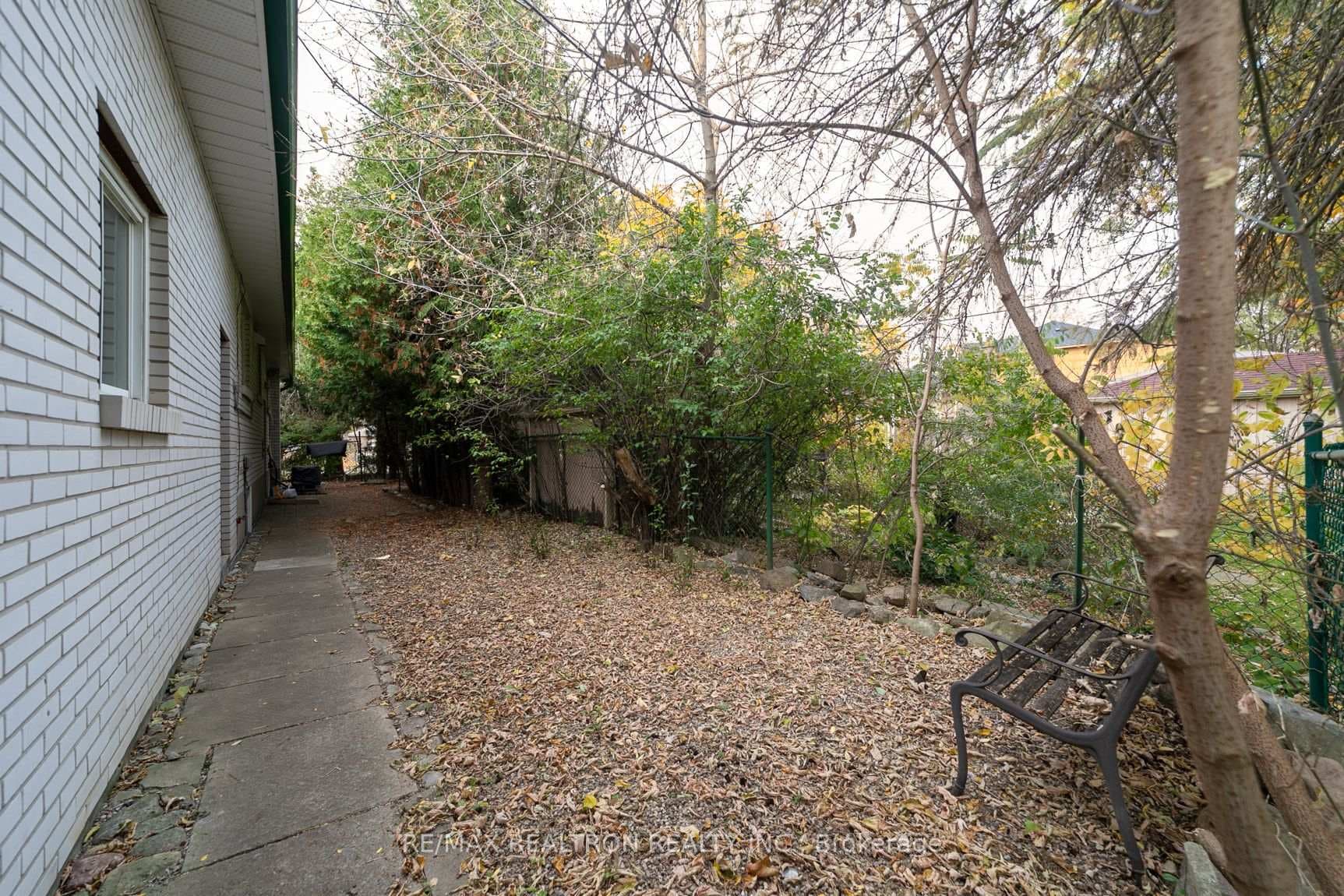 26 Dunham Crescent photo 37