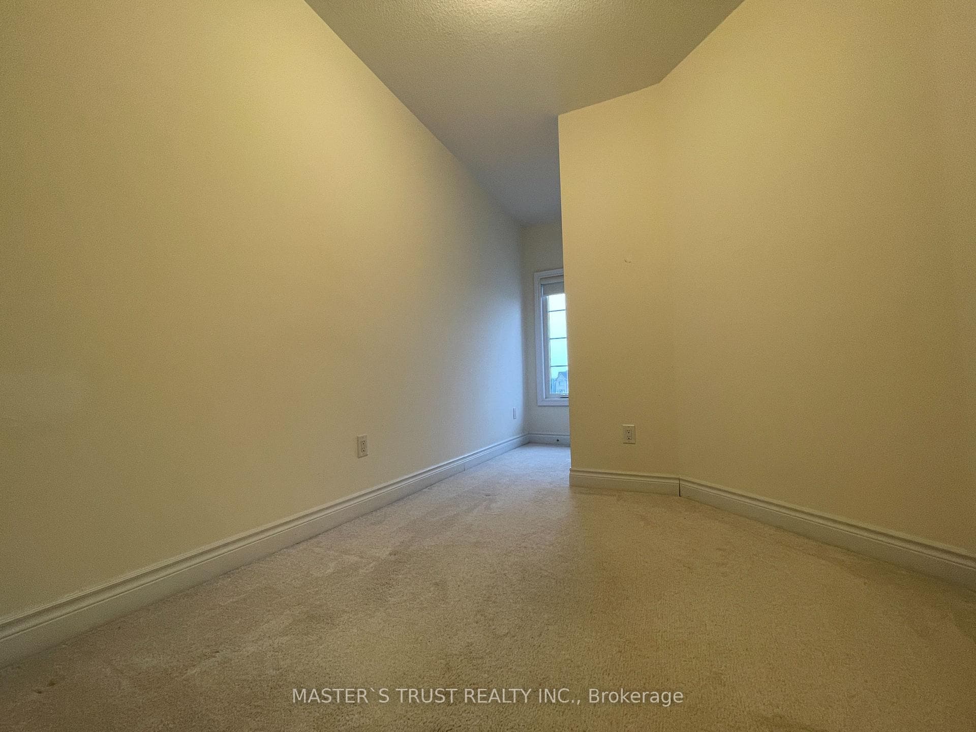 67 New Yorkton Avenue photo 29