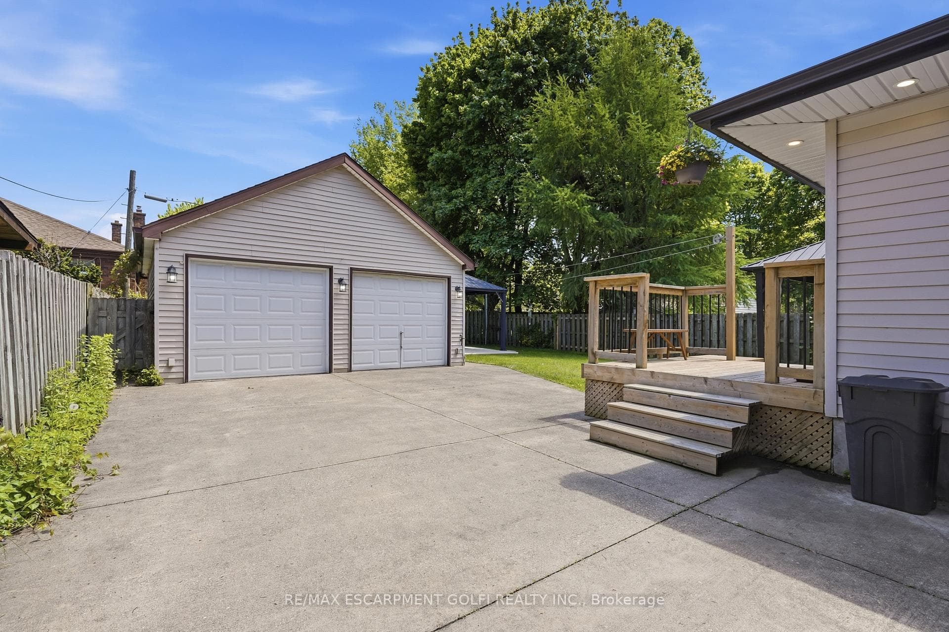 6902 Dell Avenue photo 35