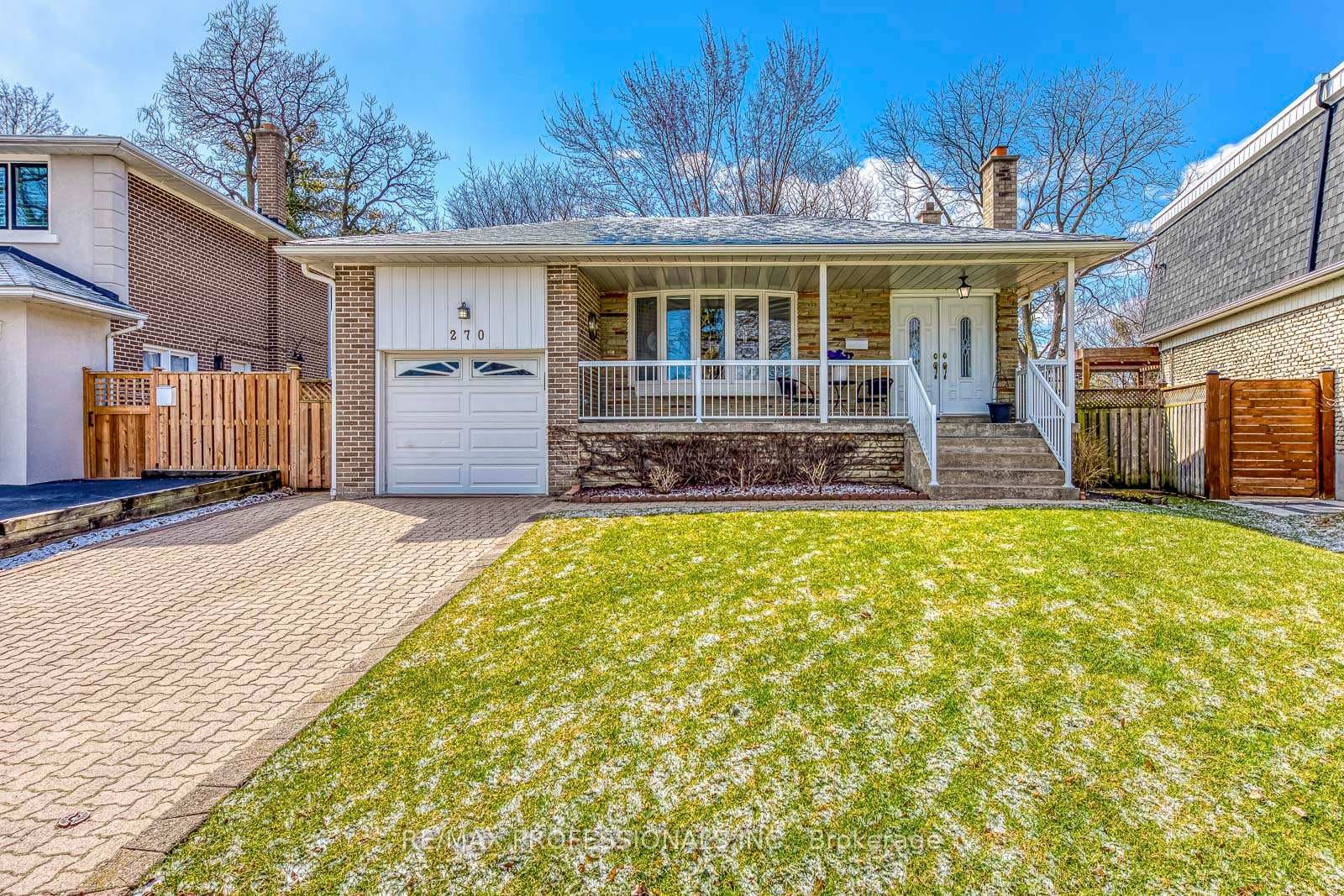 270 Wellesworth Drive photo 1