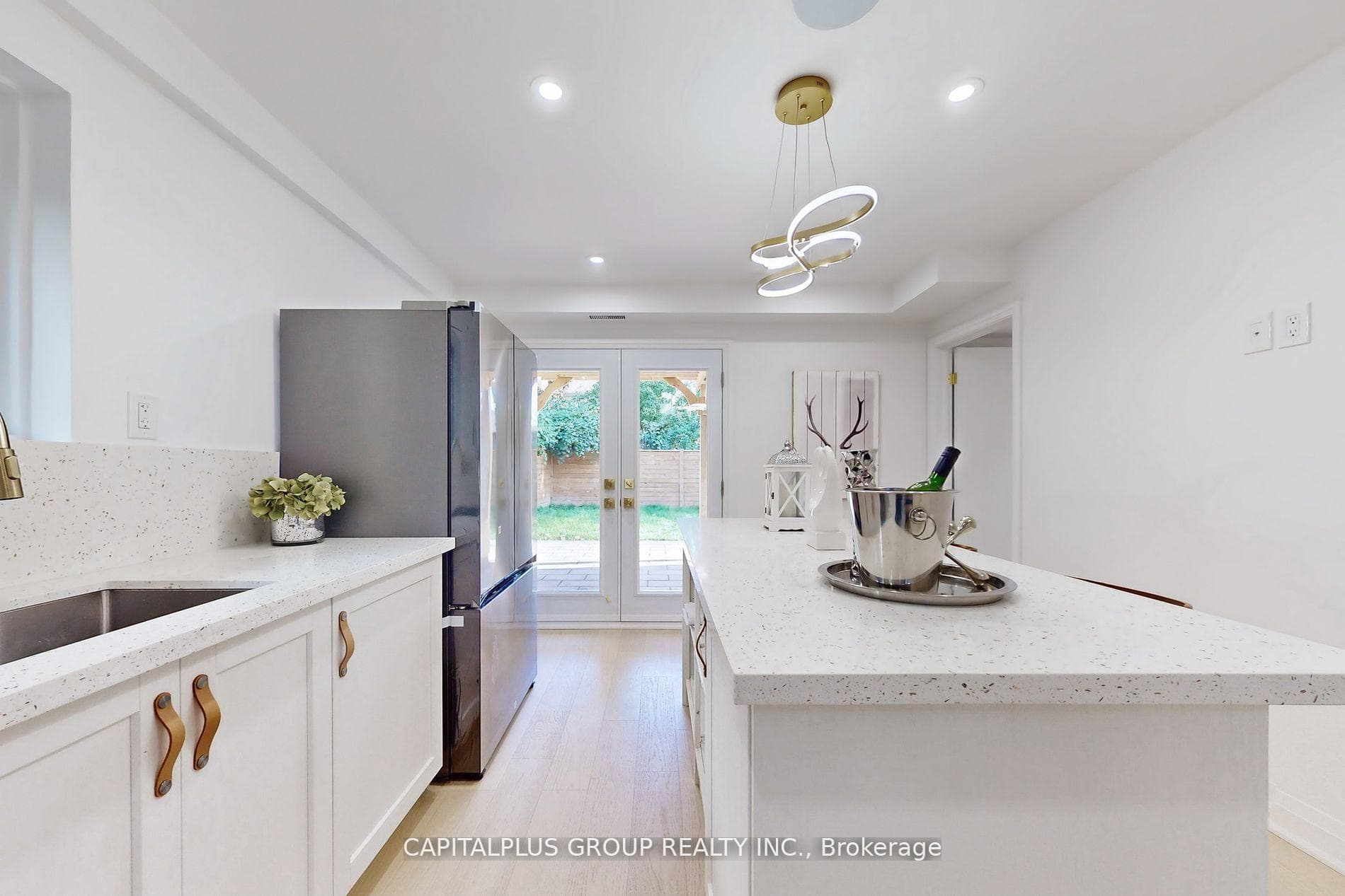 105 Angus Drive photo 8