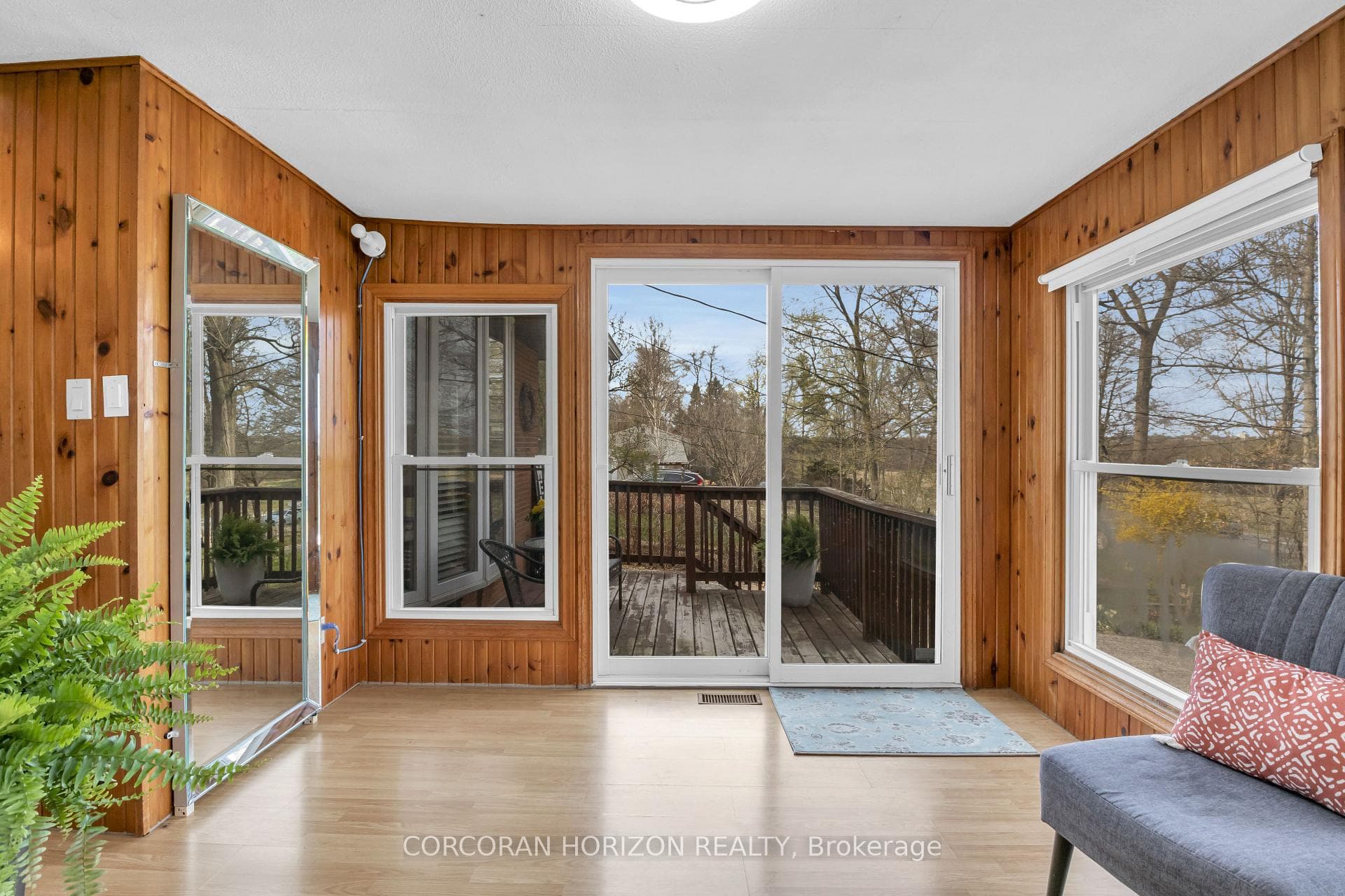 7226 Wellington Road photo 8
