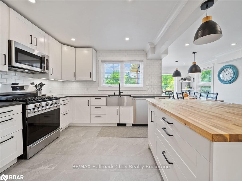 56 IRWIN Drive photo 1
