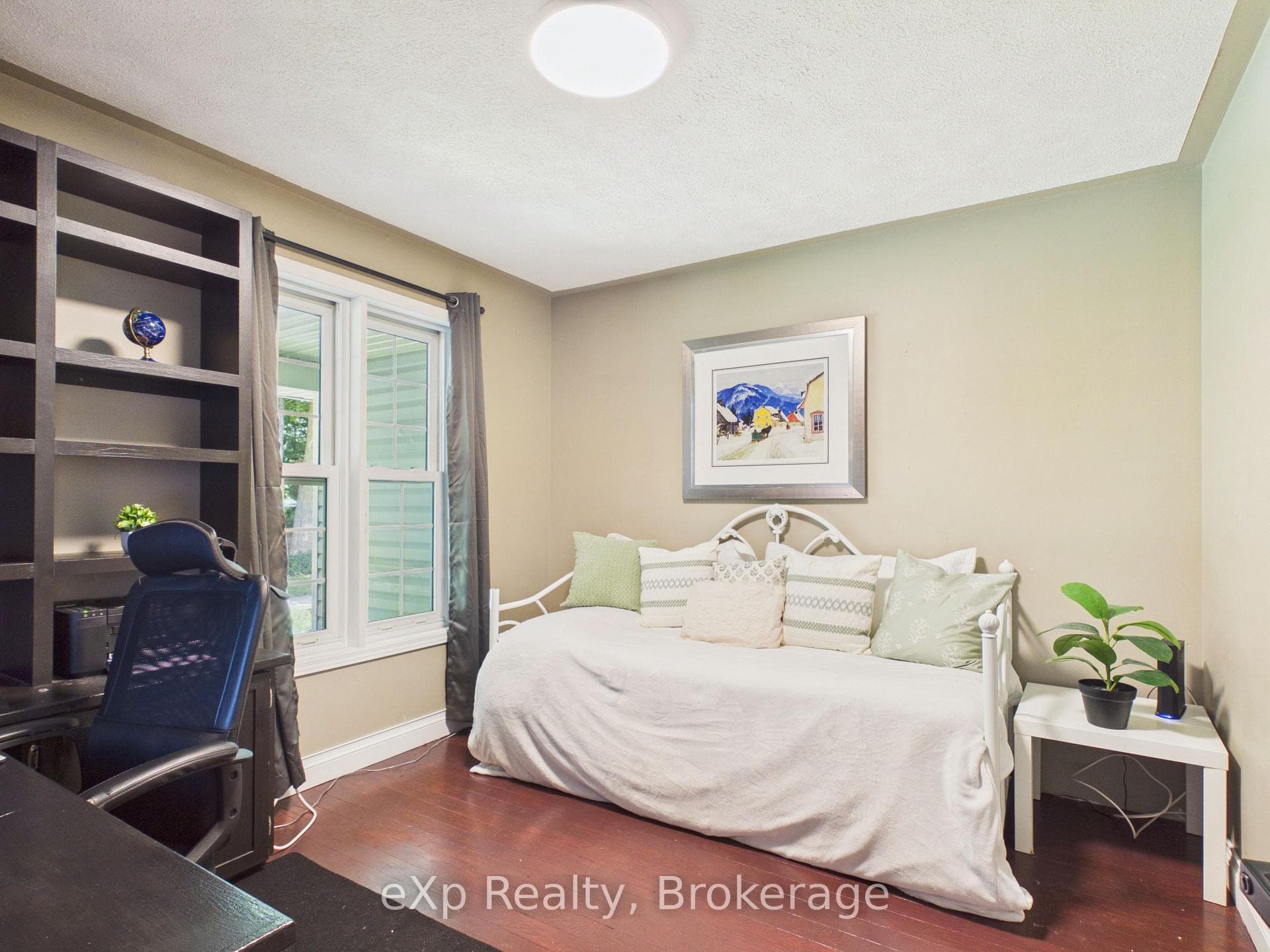 20 Highland Crescent photo 16