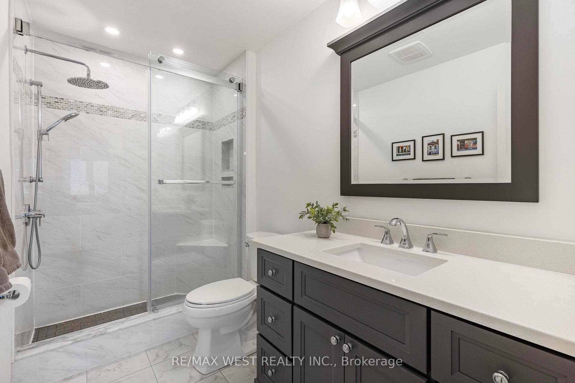Primary Bedroom Ensuite Bathroom