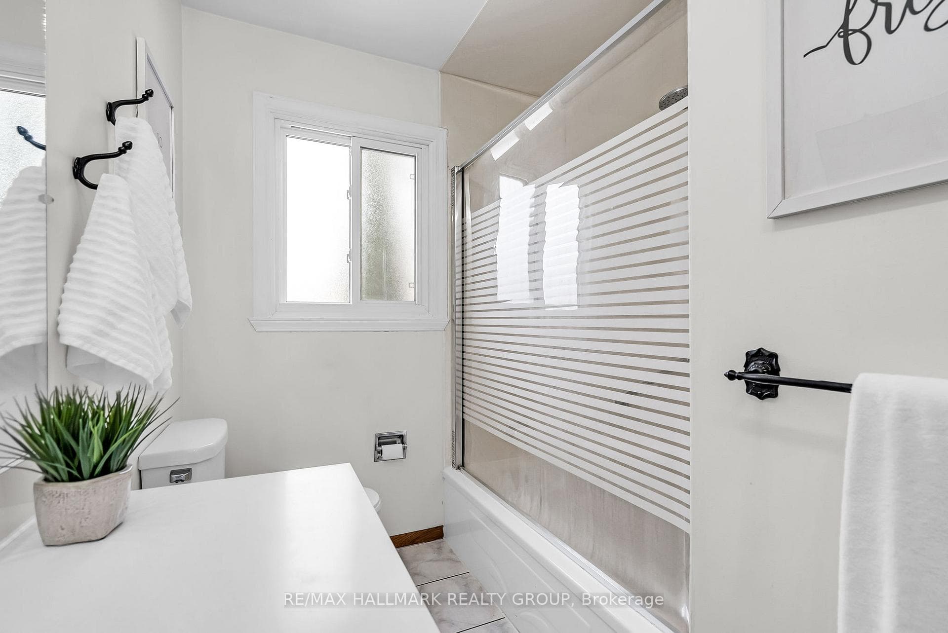 1407 Walton Street photo 20