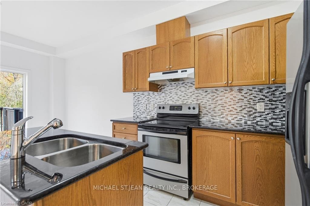 106 Maplevale Drive photo 16