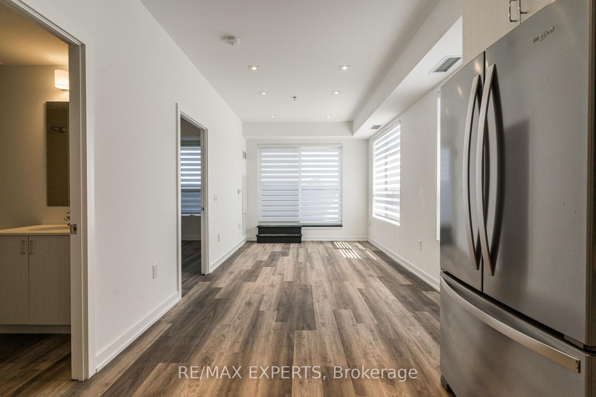 430 Essa Road Unit 222 photo 14