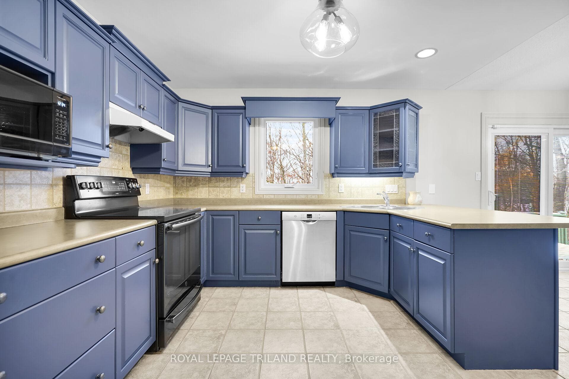 36 Thorman Terrace photo 13