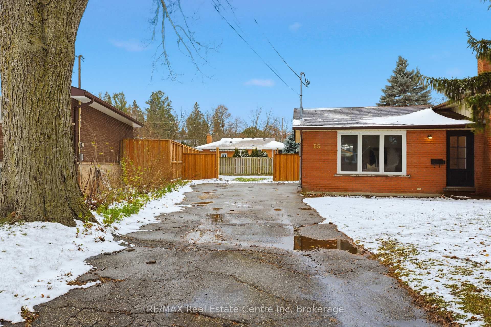 65 Sunnylea Crescent photo 3