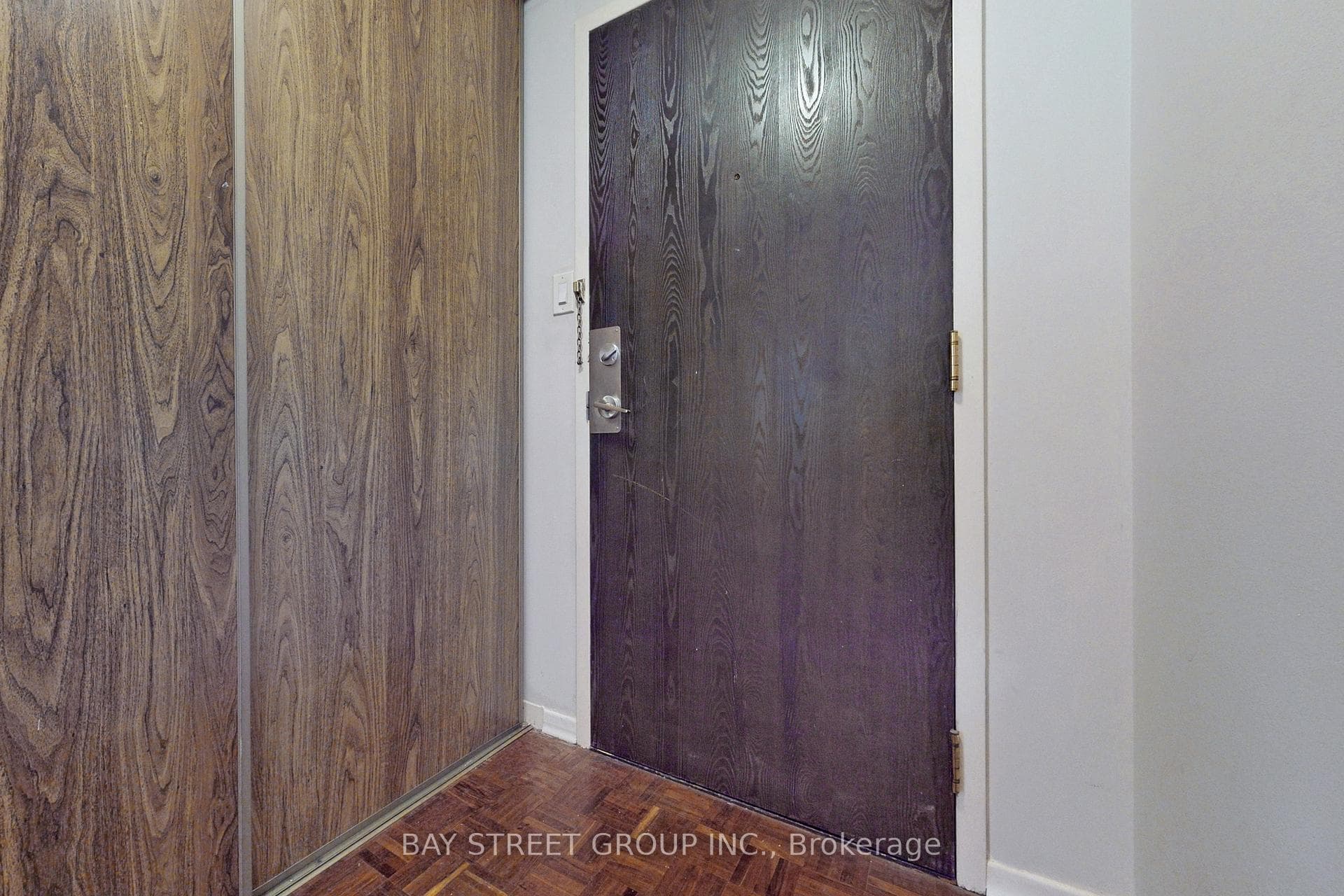 150 Beverley Street Unit 2E photo 27