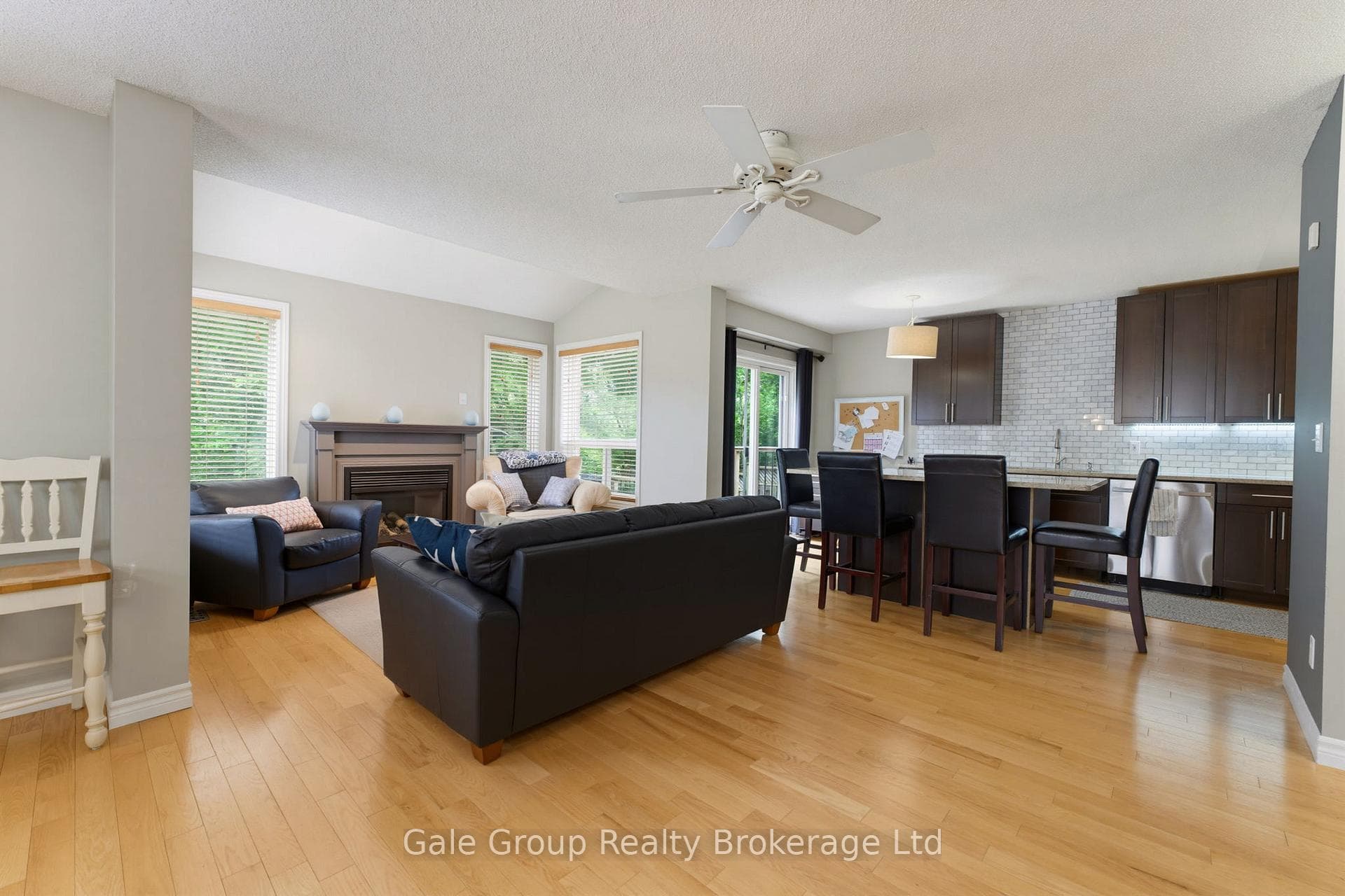 209 Hilltop Drive photo 9