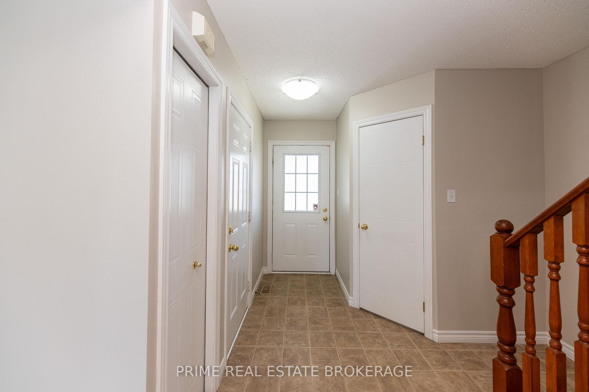 1658 Benjamin Drive photo 4